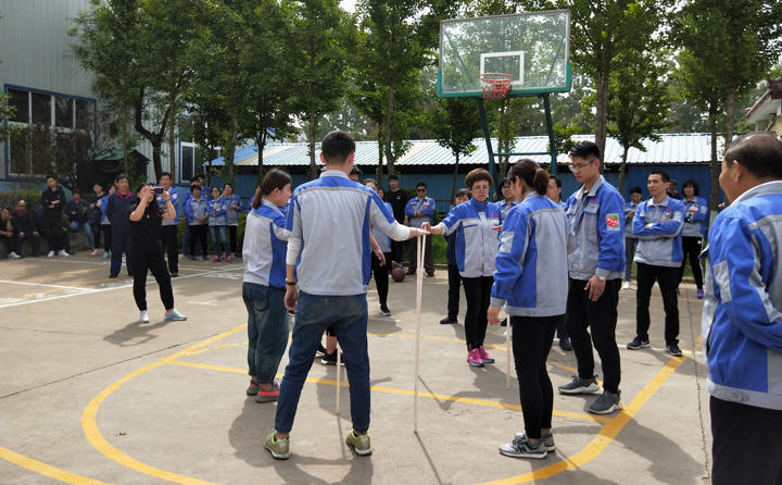 移動(dòng)森林，看似簡(jiǎn)單，實(shí)際操作不易，培養(yǎng)了運(yùn)動(dòng)員們做事的專注能力