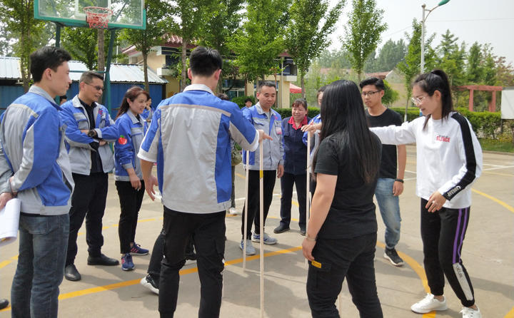 移動(dòng)森林，看似簡(jiǎn)單，實(shí)際操作不易，培養(yǎng)了運(yùn)動(dòng)員們做事的專注能力