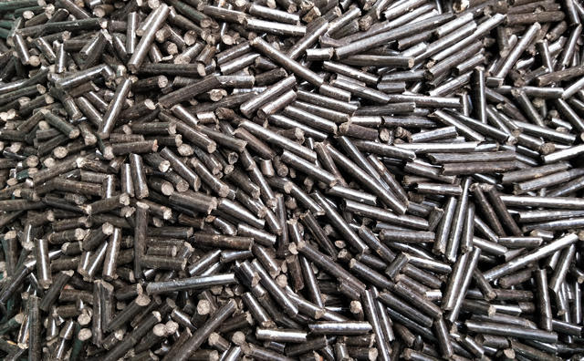 秸稈顆粒機(jī)生產(chǎn)的顆粒燃料 秸稈顆粒機(jī)生產(chǎn)的顆粒燃料